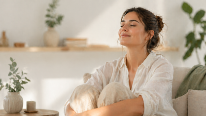 Mulher tranquila em estado de harmonia e equilíbrio emocional